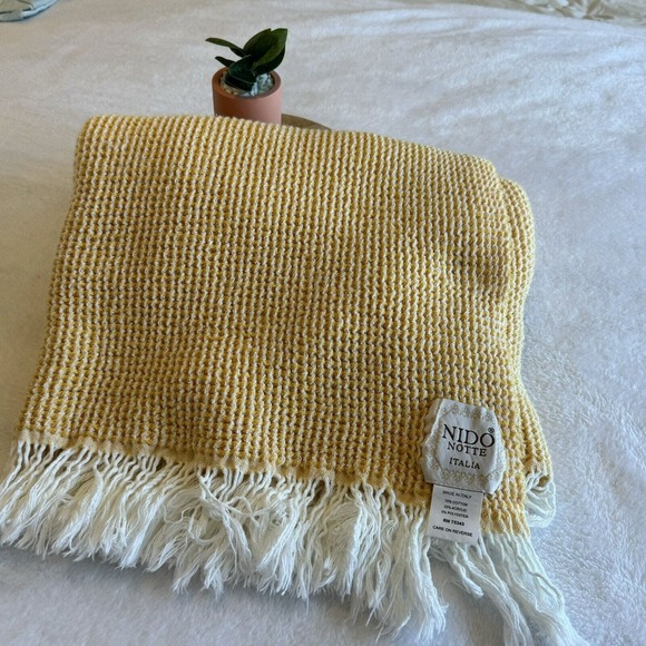 Nido Notte Italia Yellow Fringe Throw Blanket Soft Cozy Nursery - Picture 1 of 13